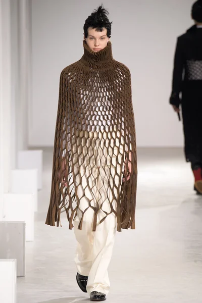 Look 28